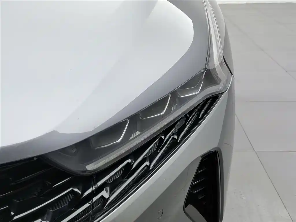 Kia K5 380 T GT-Line Flagship