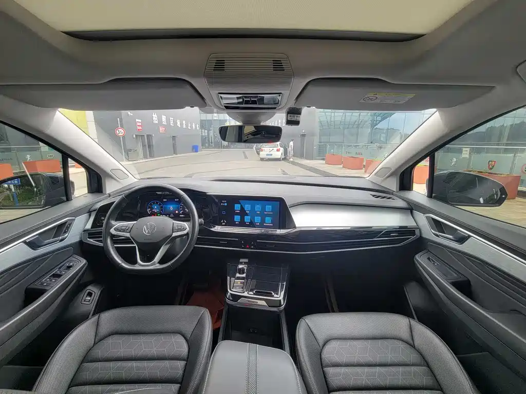 Talagon 380 TSI 4 WD Luxury Premium Realm Pro 6-seat