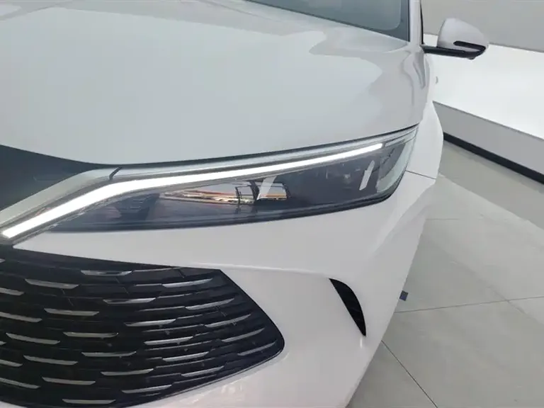 BYD Qin L DM-i 120 KM Leading