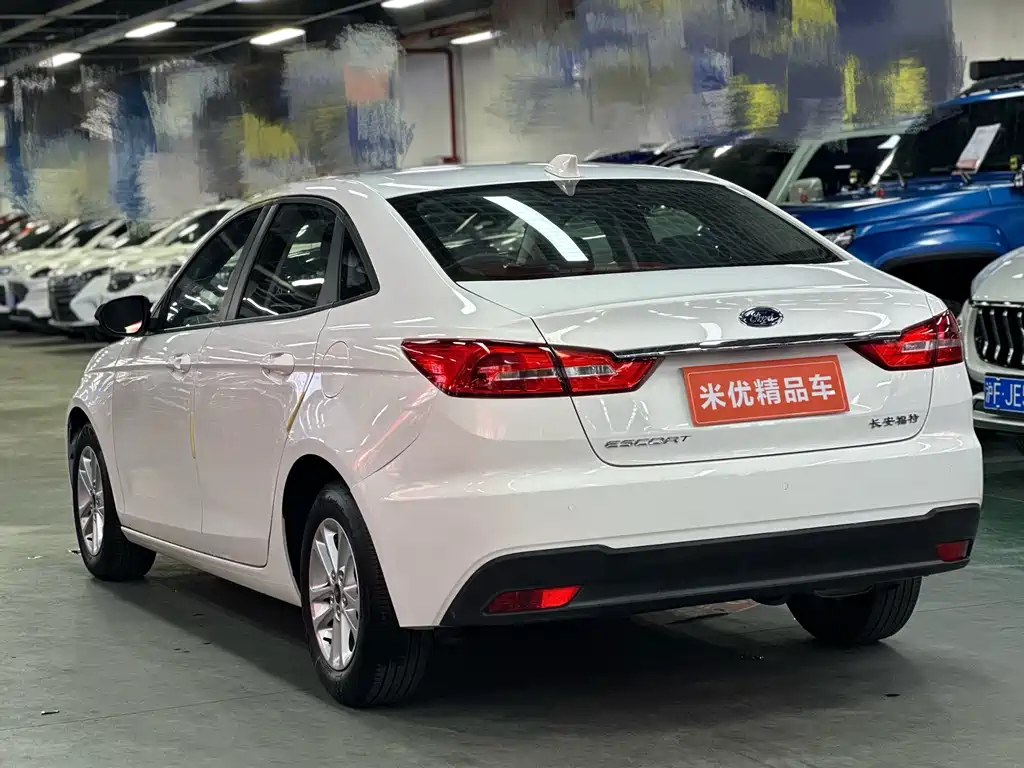 Escort 福睿斯 2019款 改款 1.5 L 手动质享型（胎压监测） 国VI