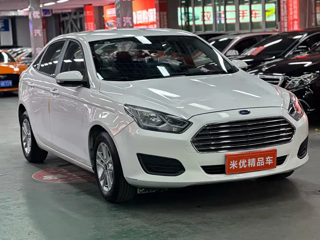Escort 福睿斯 2019款 改款 1.5 L 手动质享型（胎压监测） 国VI