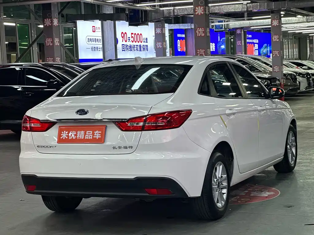 Escort 福睿斯 2019款 改款 1.5 L 手动质享型（胎压监测） 国VI