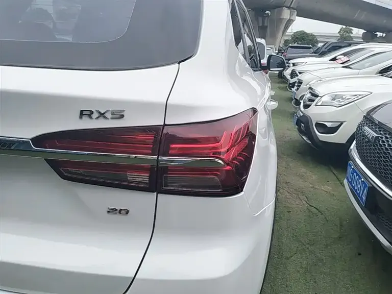 Roewe RX5 20 T 2 WD Auto Internet Smart Supreme