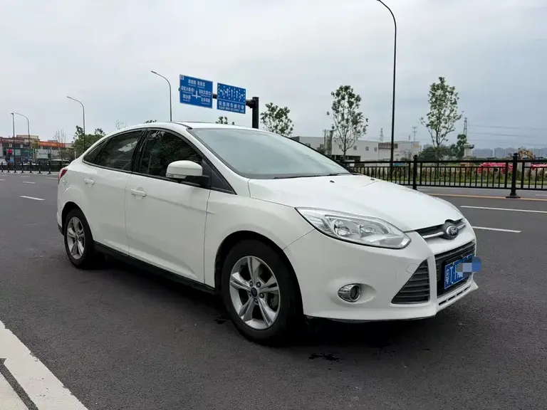 Ford Focus Sedan 1.6 L Auto Style