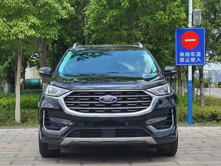 Ford Edge PLUS EcoBoost 245 2 WD Grand Sharp 7-seat