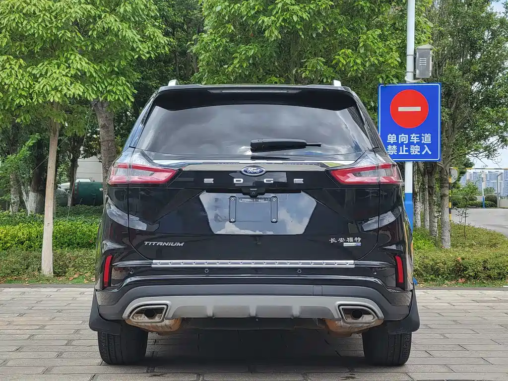 Edge PLUS EcoBoost 245 2 WD Grand Sharp 7-seat