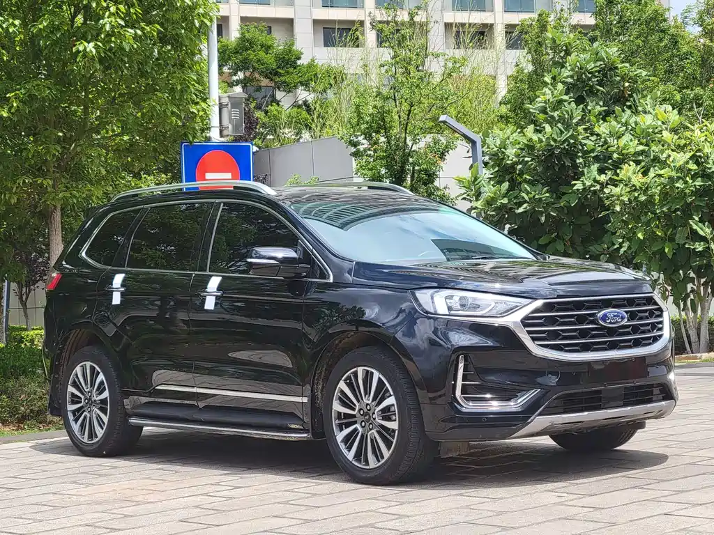 Edge PLUS EcoBoost 245 2 WD Grand Sharp 7-seat