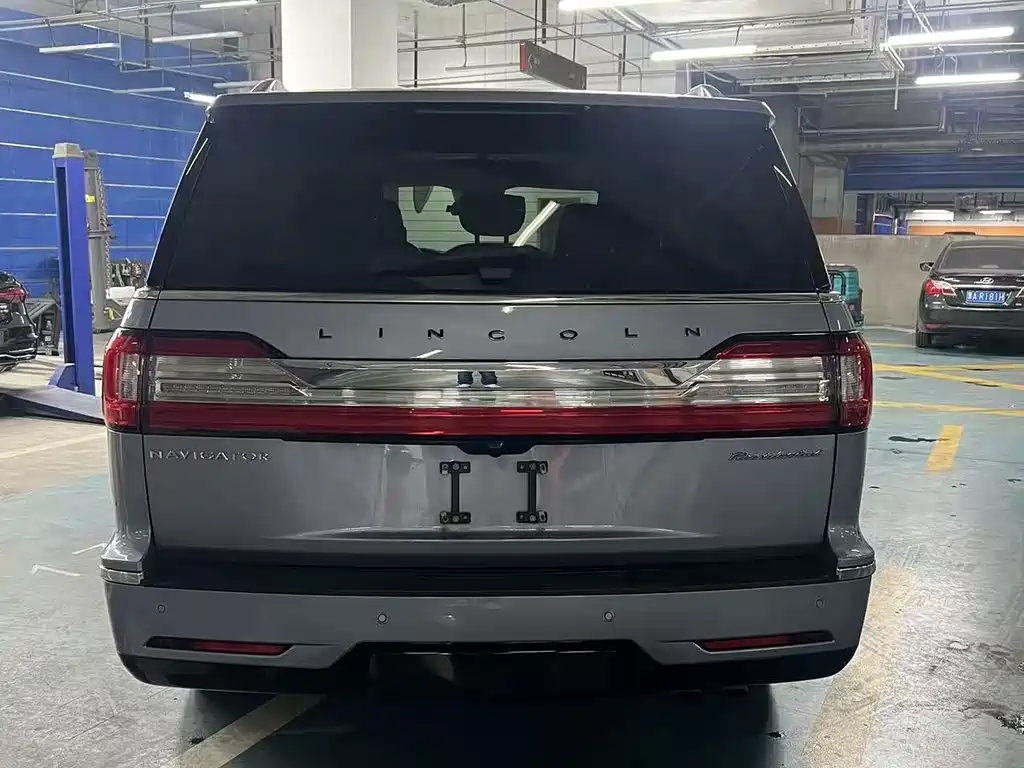Navigator 3.5 T President Series