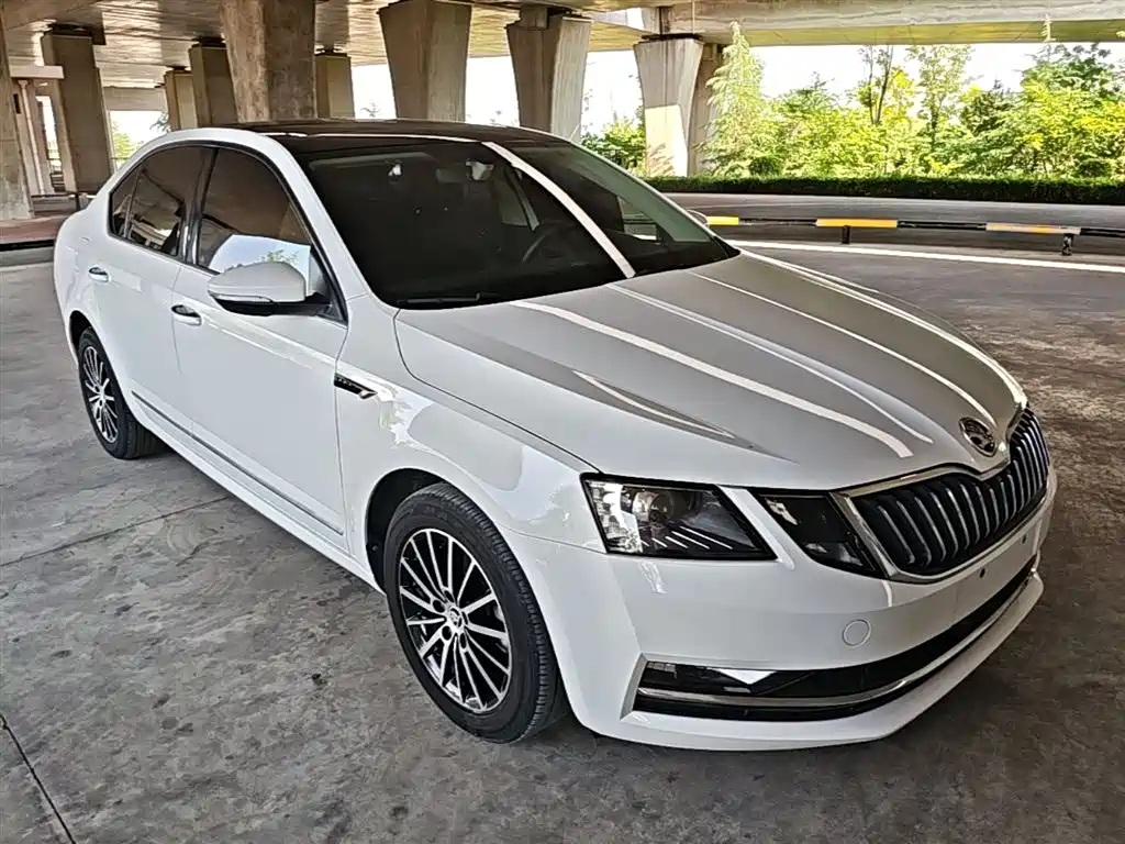 Octavia 1.5 L Auto Smart Travel Luxury CN-VI