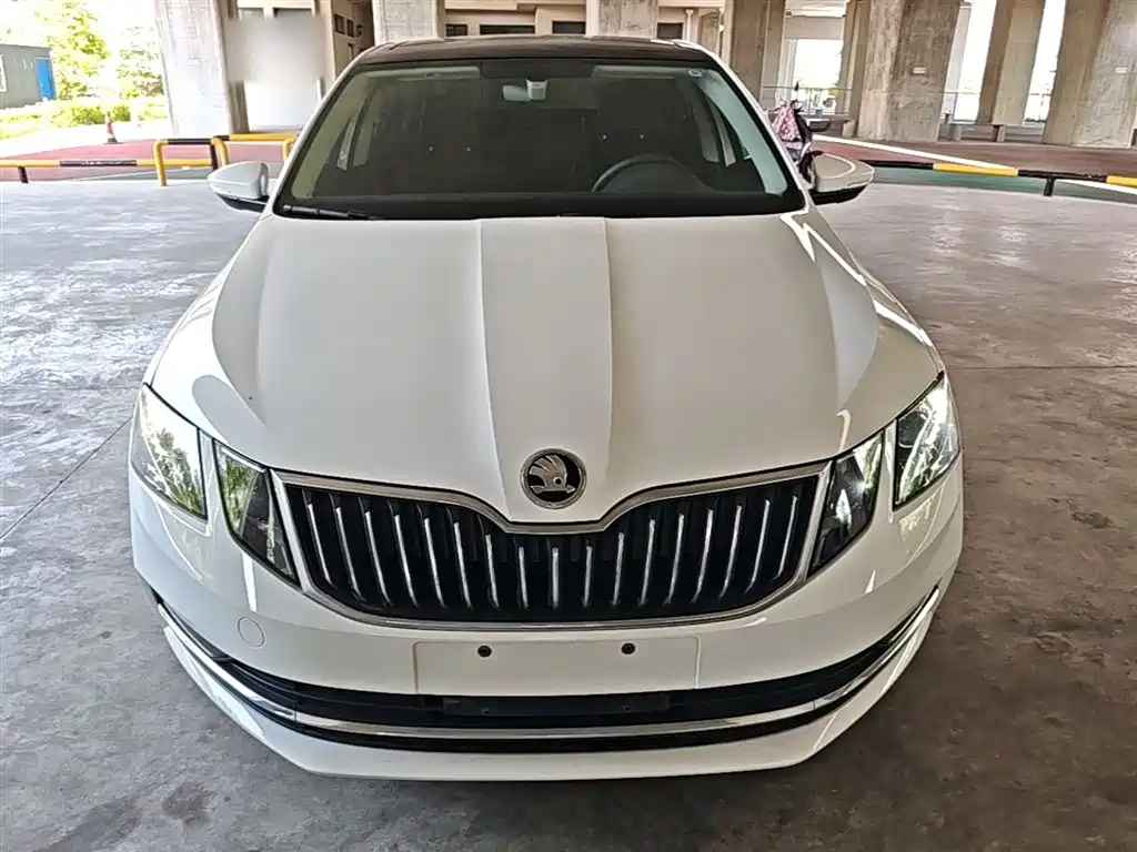 Octavia 1.5 L Auto Smart Travel Luxury CN-VI