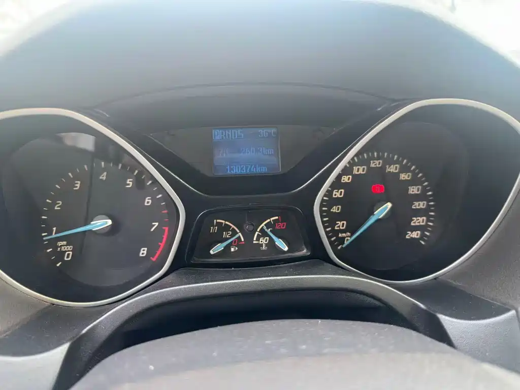 Focus Sedan 1.6 L Auto Comfort