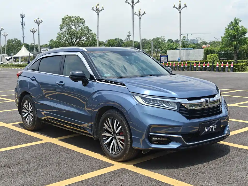 Avancier 370 TURBO 2 WD Luxury