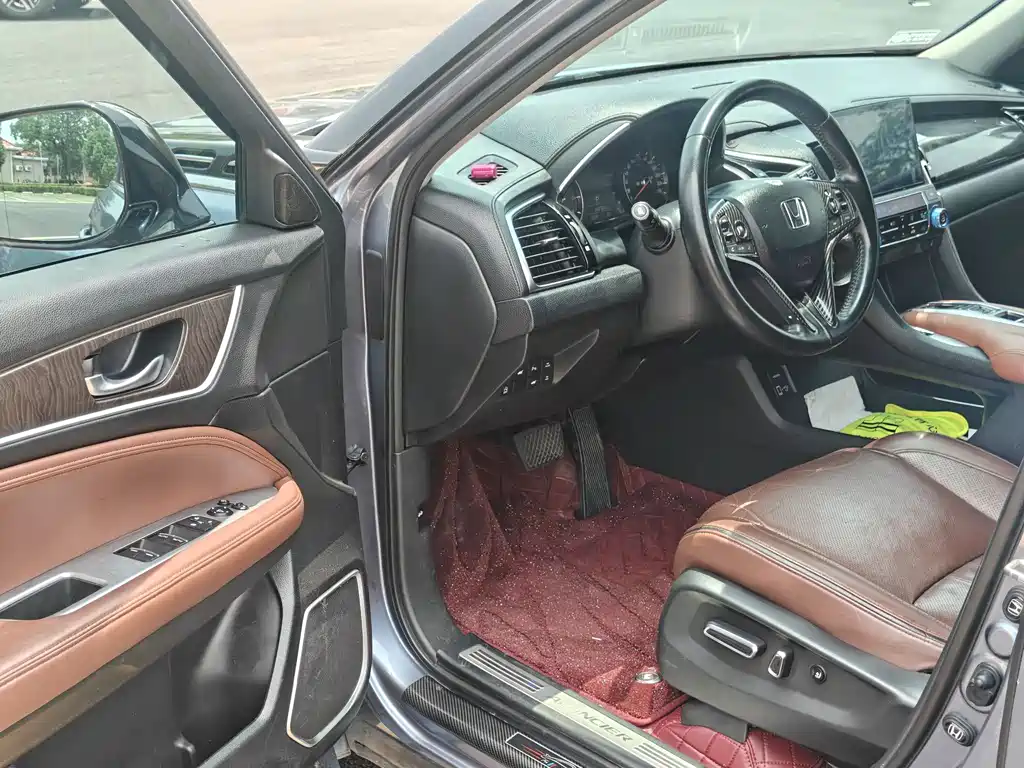 Avancier 370 TURBO 2 WD Luxury