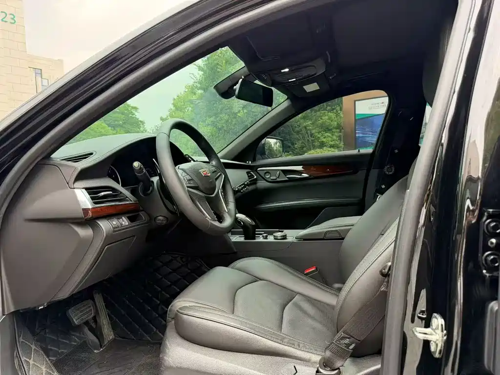Cadillac CT6 28 T Style