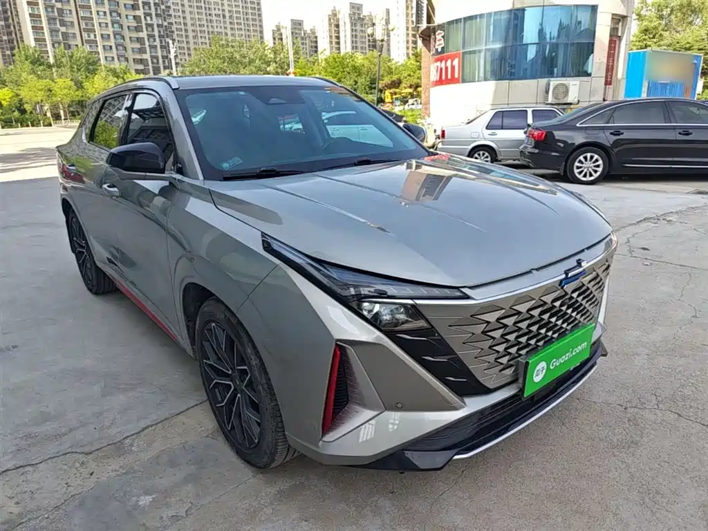 Changan Oshan Z6 Blue Whale 1.5 T DCT Smart Leading