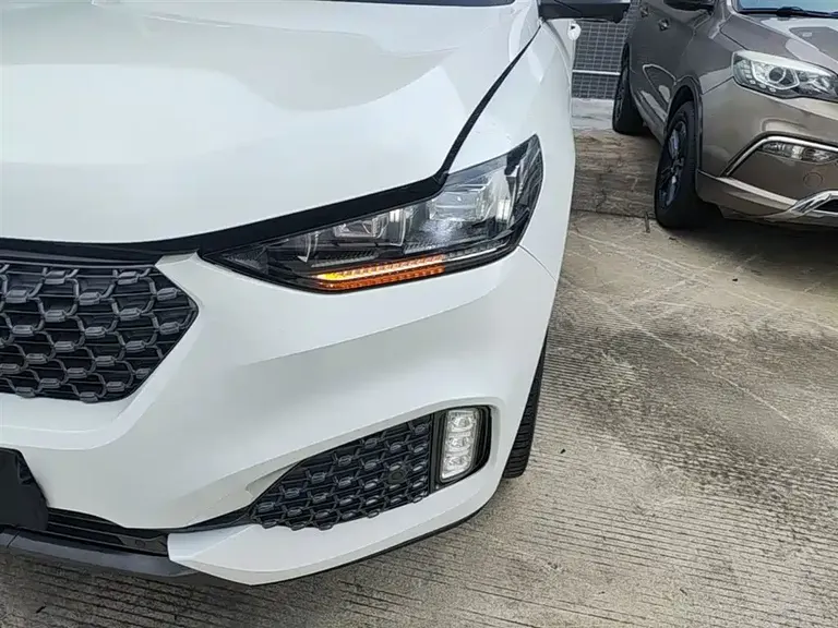 WEY VV6 2.0 T 2 WD Smart Guard +