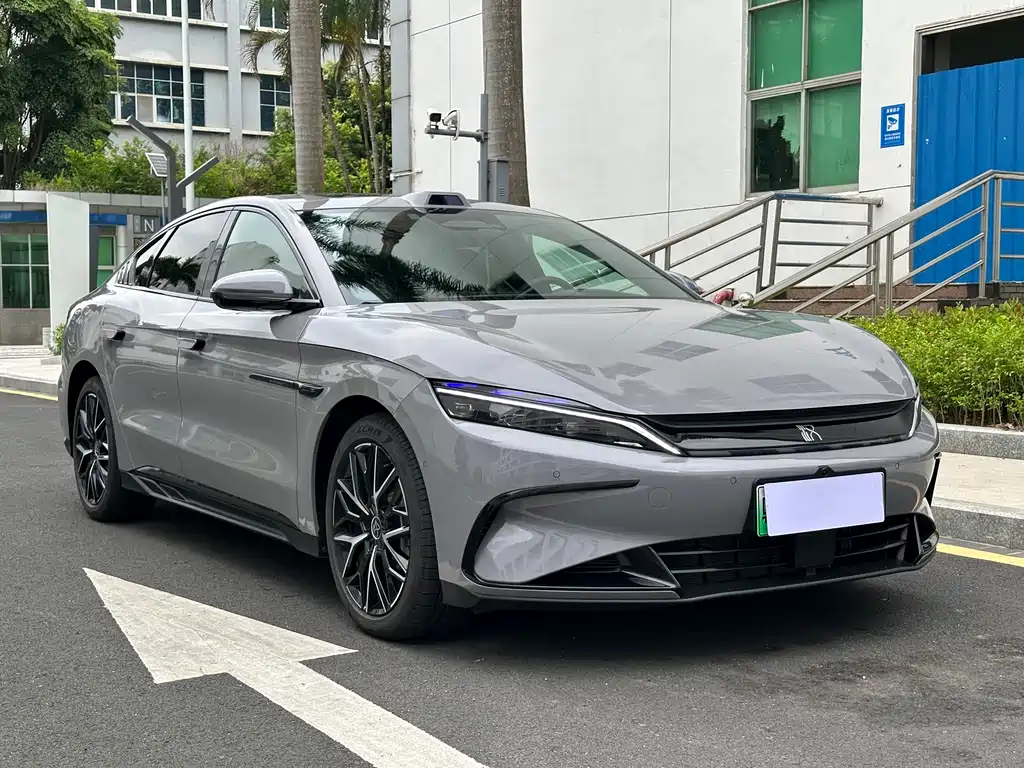 Han DM-i Smart Drive 125 KM Honored