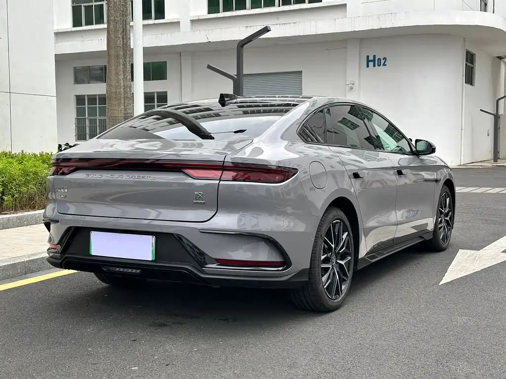 Han DM-i Smart Drive 125 KM Honored