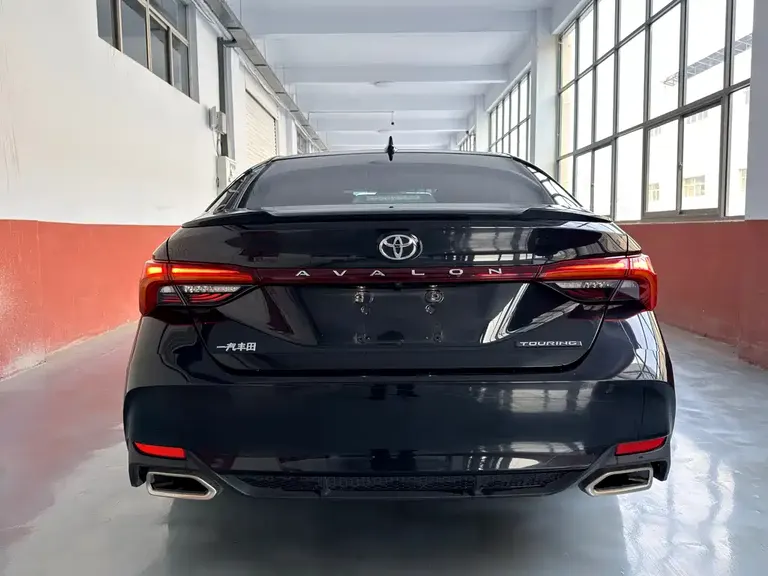 Toyota Avalon 2.5 L Touring Distinguished CN-V