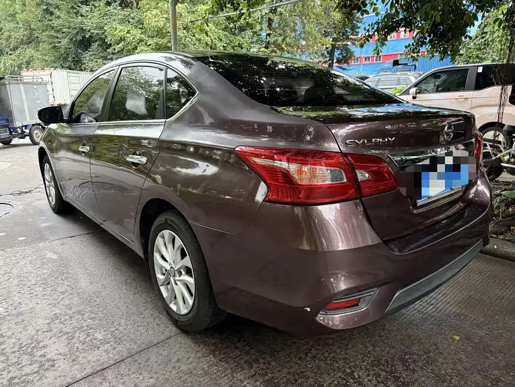 Sylphy 1.6 XV CVT Premium