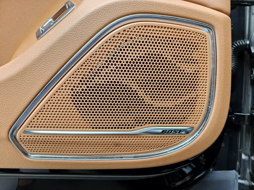 Hongqi H9 2.0 T Connected Flagship Enjoyment