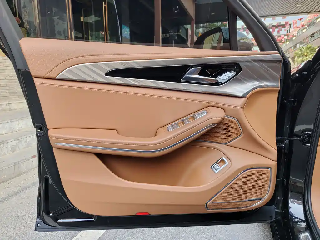 Hongqi H9 2.0 T Connected Flagship Enjoyment