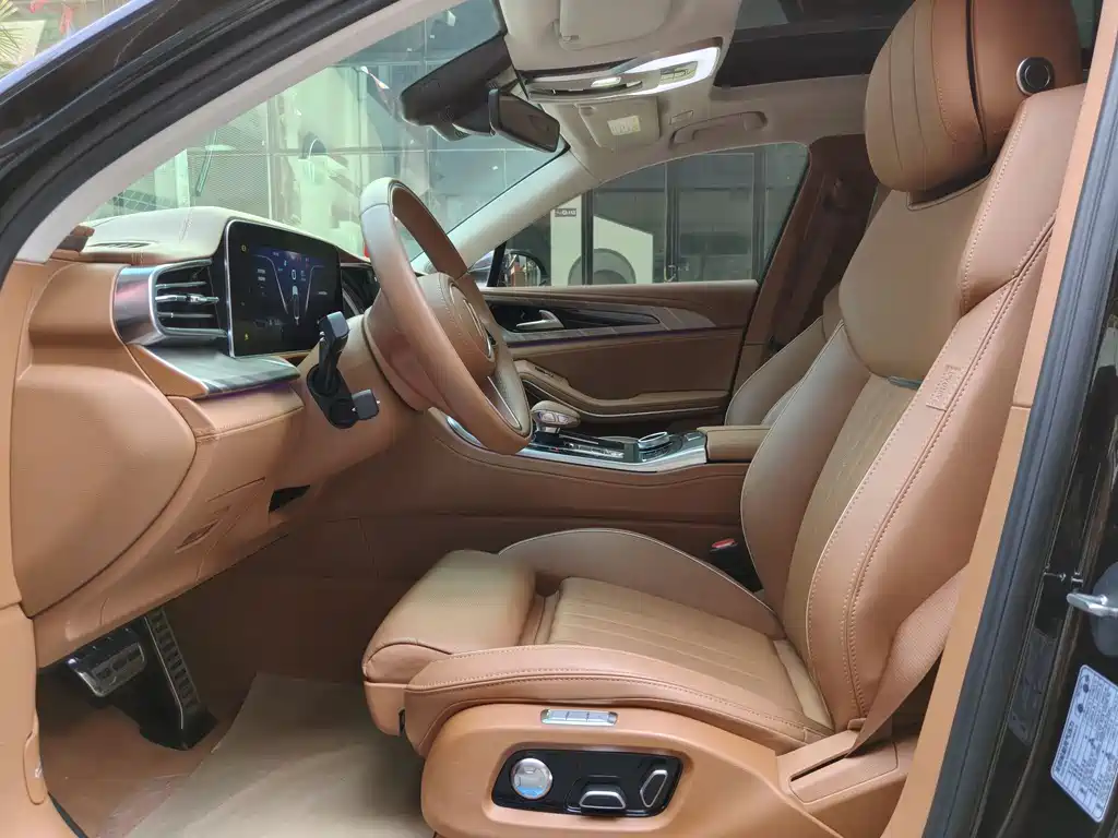 Hongqi H9 2.0 T Connected Flagship Enjoyment