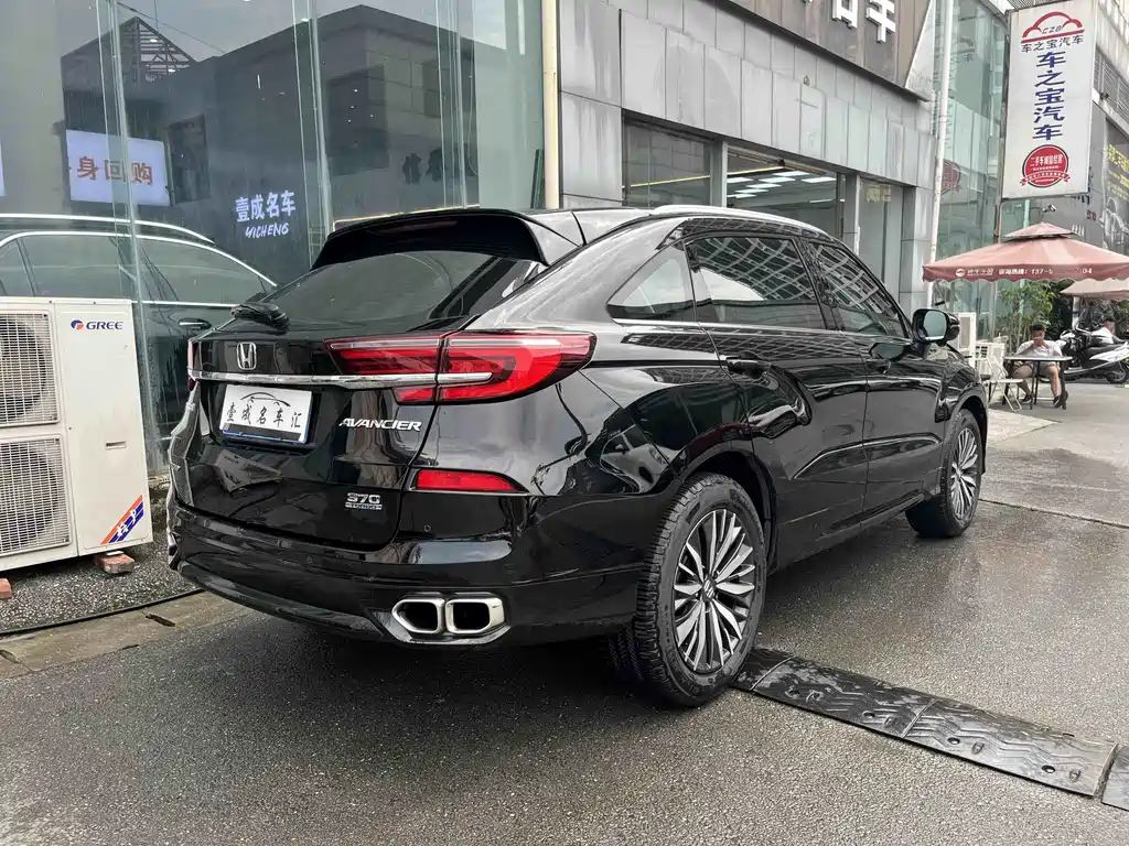 Avancier 370 TURBO 4 WD Premium