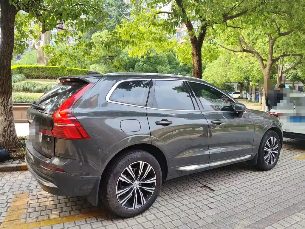 Volvo XC60 沃尔沃XC60 2022款 B5 四驱智雅豪华版
