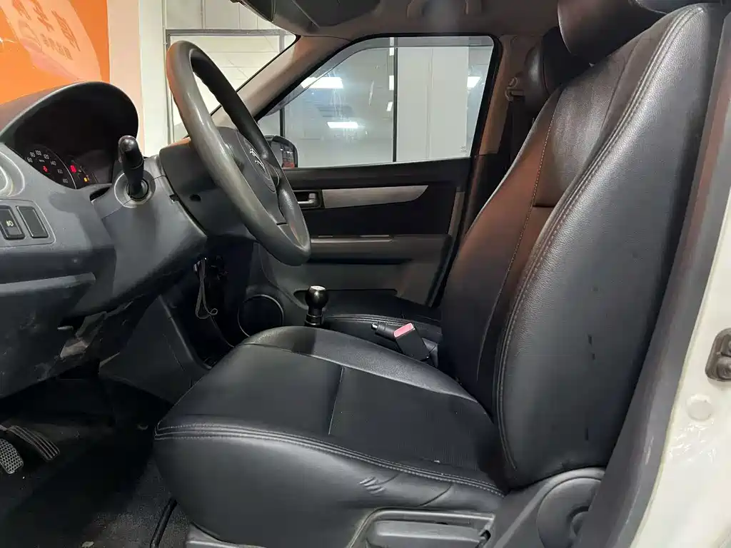 Swift 1.5 L Manual Standard