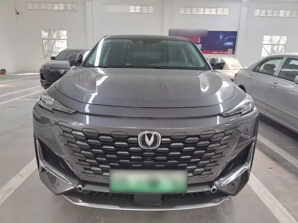 Changan UNI-K iDD Blue Whale iDD 130 km 1.5 T Distinguished