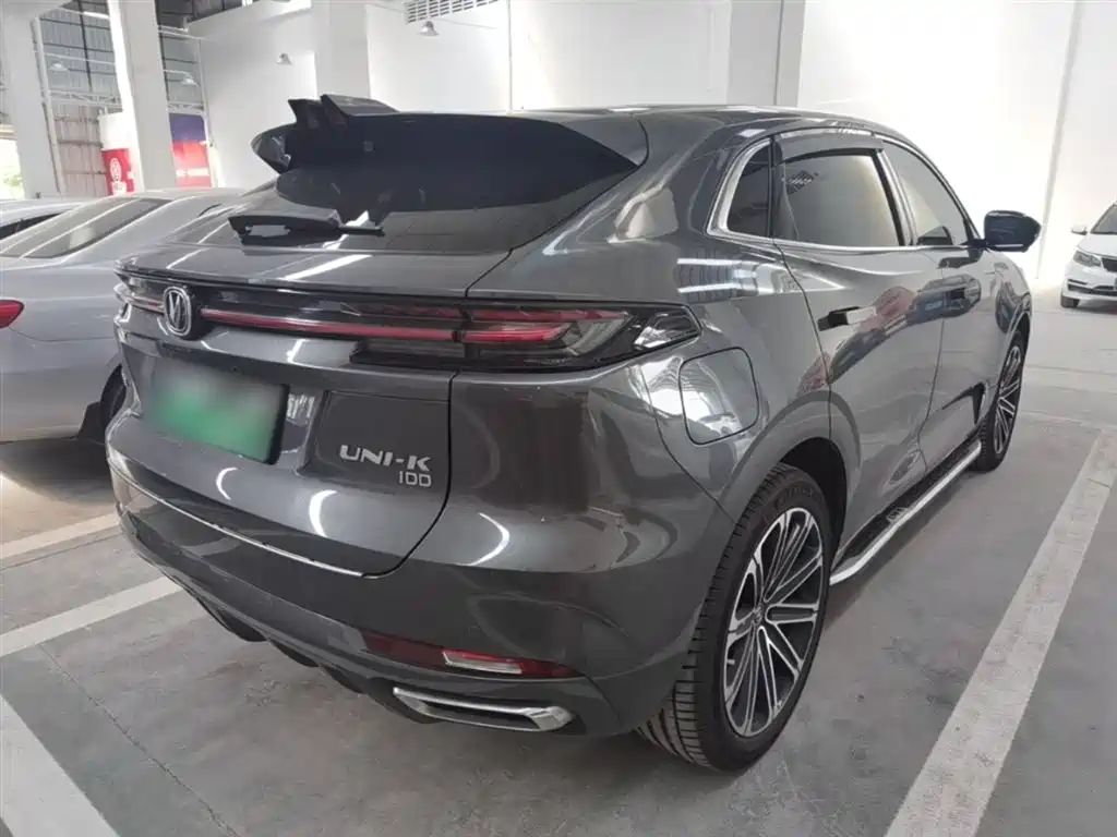 Changan UNI-K iDD Blue Whale iDD 130 km 1.5 T Distinguished