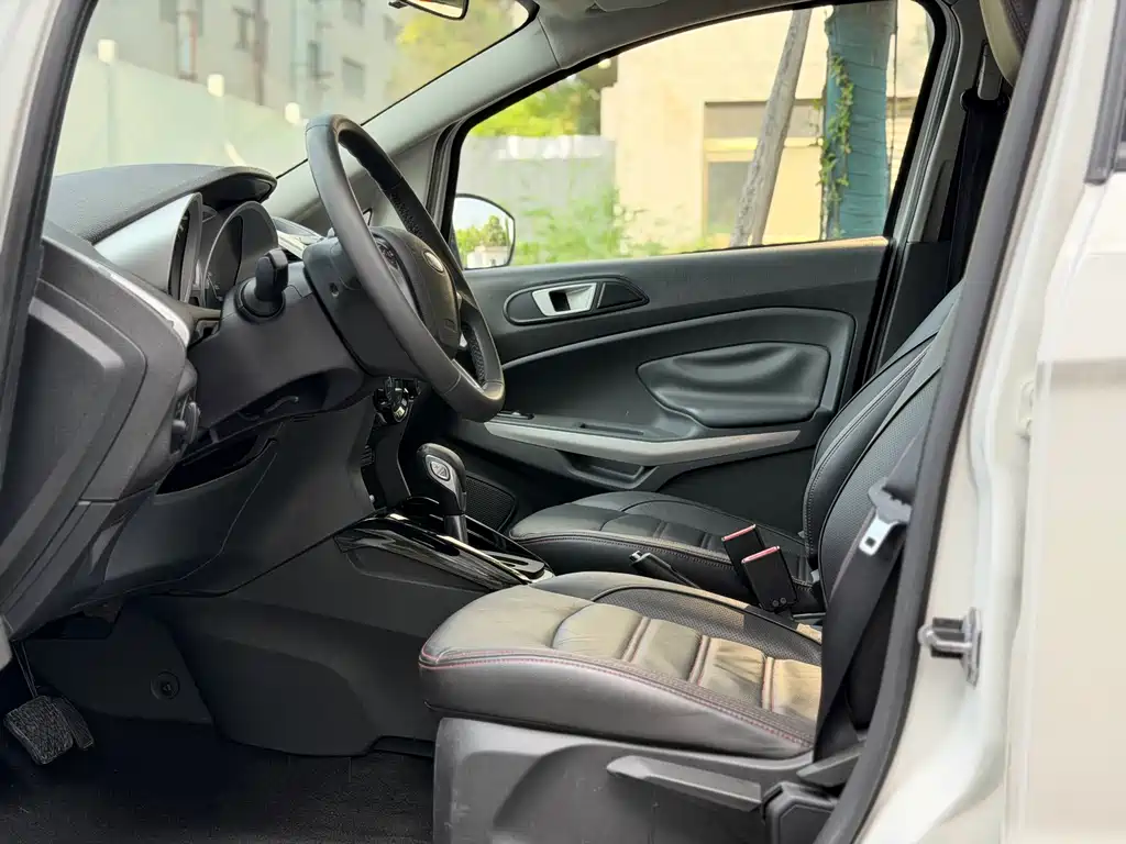 EcoSport 1.5 L Auto Distinguished