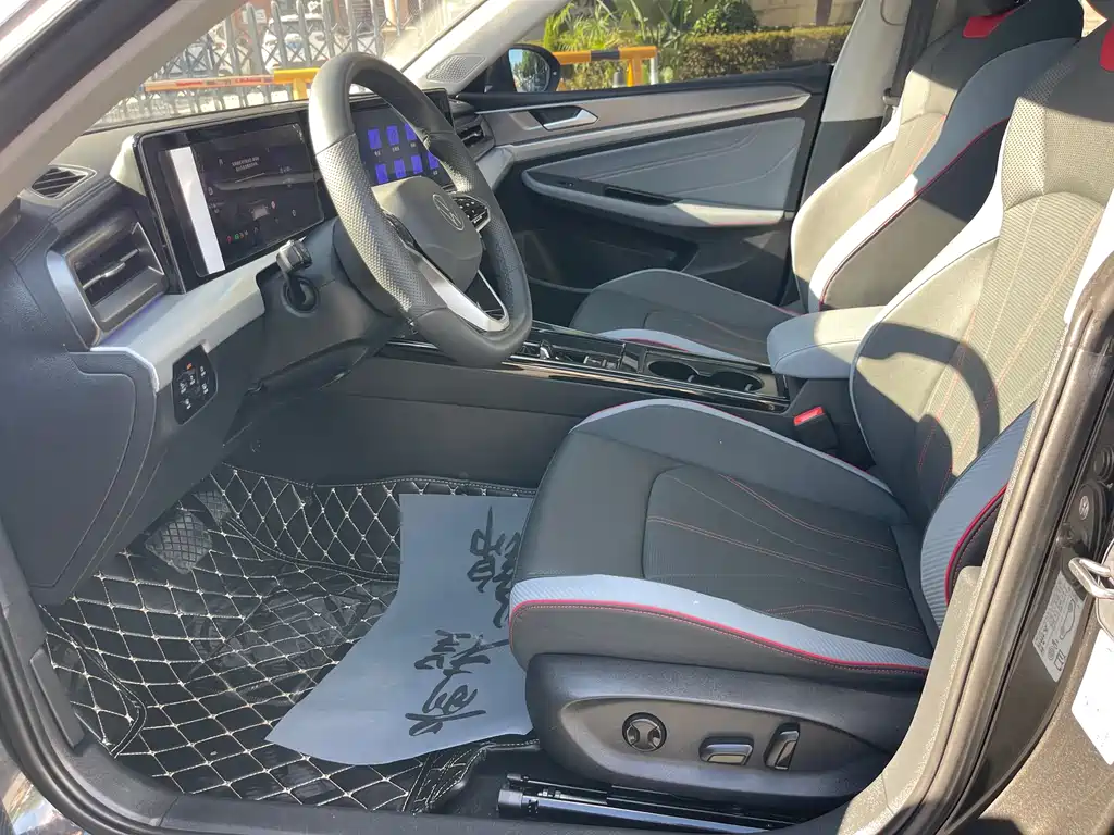Lamando Lamando L 280 TSI DSG Spicy Cool