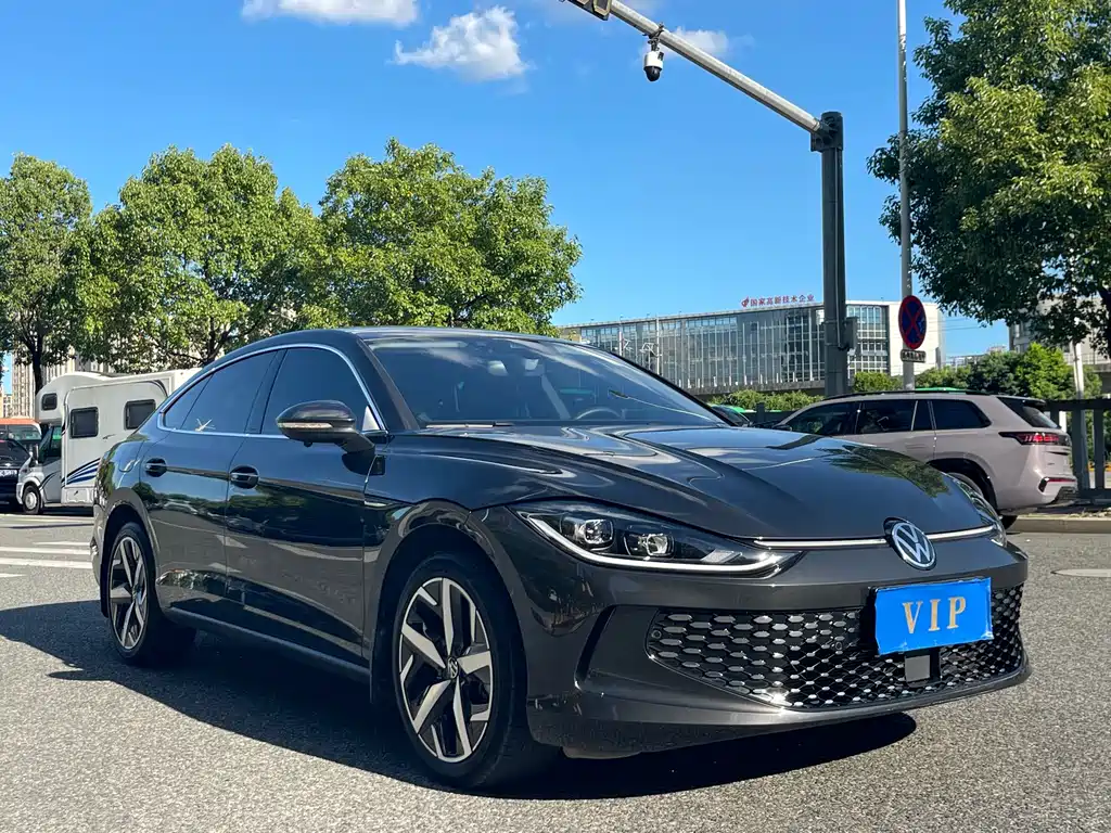Lamando Lamando L 280 TSI DSG Spicy Cool