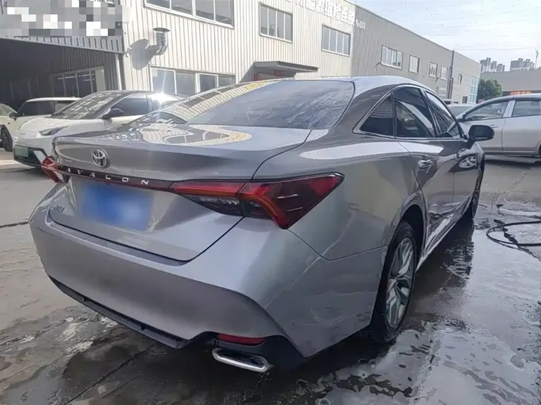 Toyota Avalon 2.0 L Luxury CN-VI