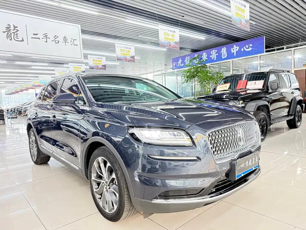 Nautilus 2.0 T 4 WD Premium