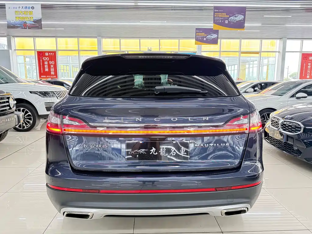 Nautilus 2.0 T 4 WD Premium