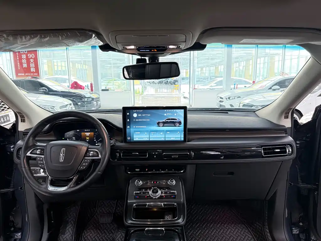 Nautilus 2.0 T 4 WD Premium