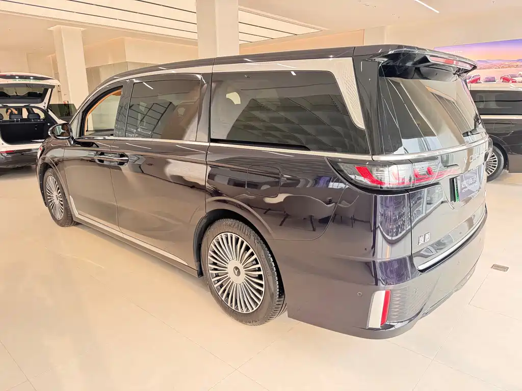 Voyah Dreamer PHEV 4 WD Flagship Kunpeng