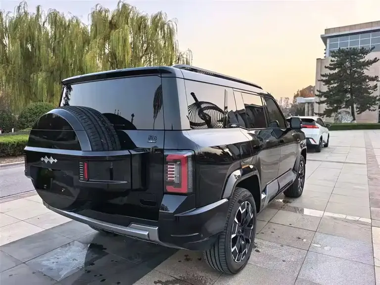 Fangchengbao Leopard 8 Brave Flagship 6-seat