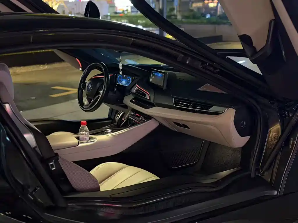 BMW i8 Standard