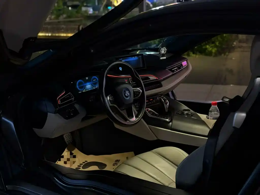 BMW i8 Standard