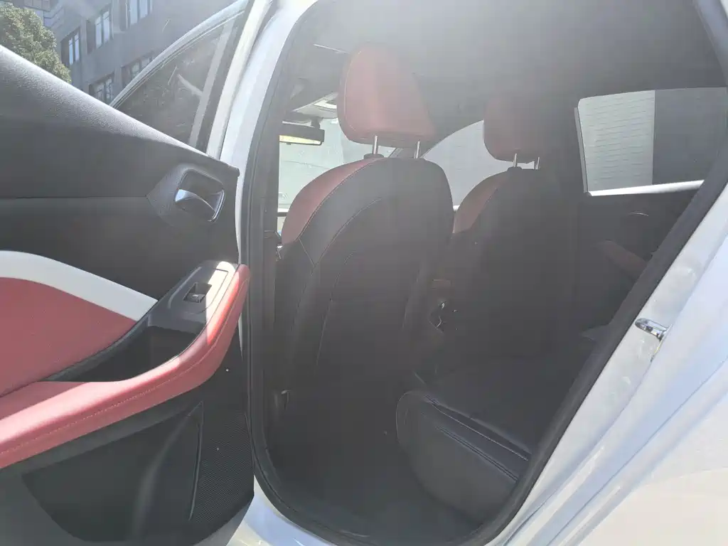 MG5 180 DVVT CVT Style
