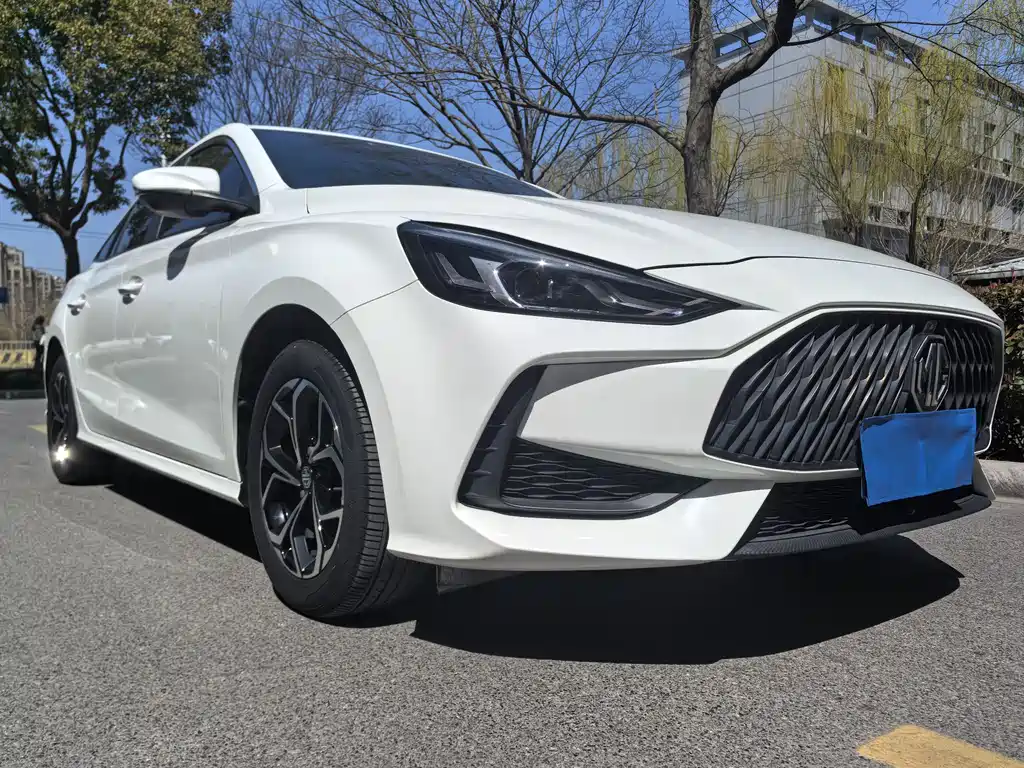 MG5 180 DVVT CVT Style