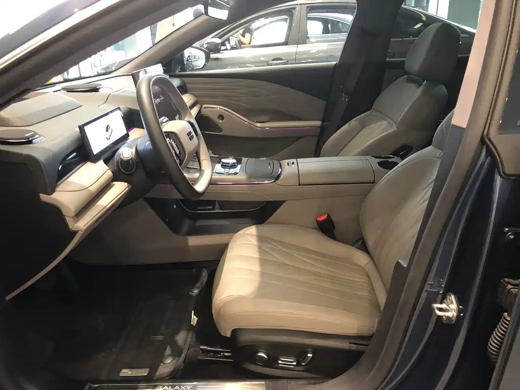 Galaxy Xingyao 8 130 km EM-i Flagship