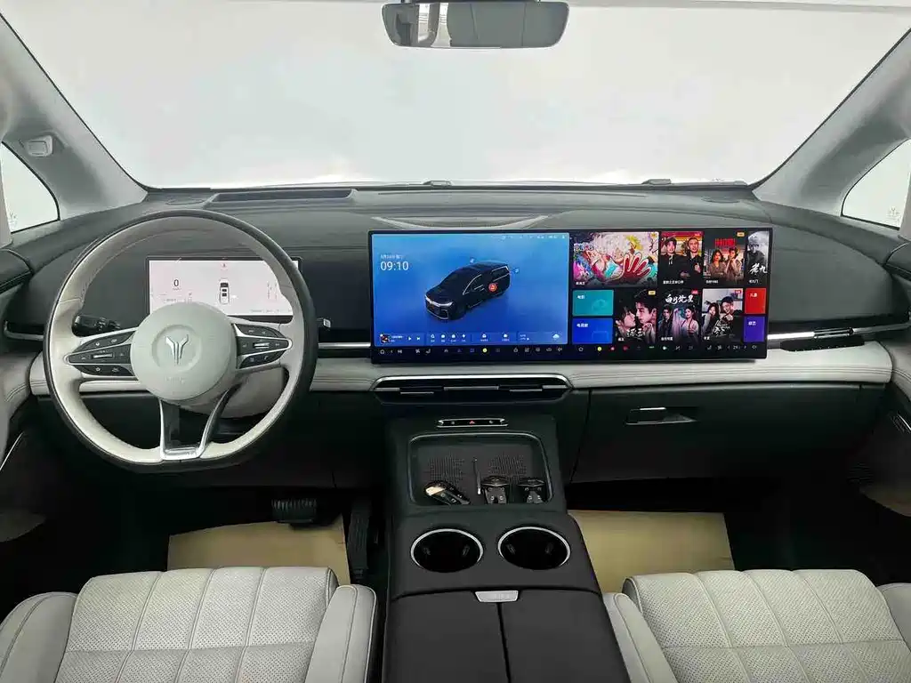 Voyah Dreamer PHEV 4 WD Flagship Kunpeng