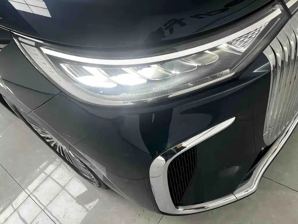 Voyah Dreamer PHEV 4 WD Flagship Kunpeng