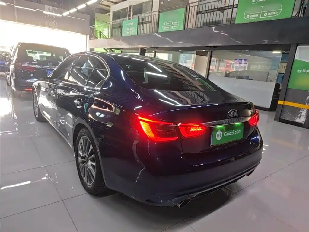 Infiniti Q50 L 2.0 T Progressive Enjoyment CN-VI