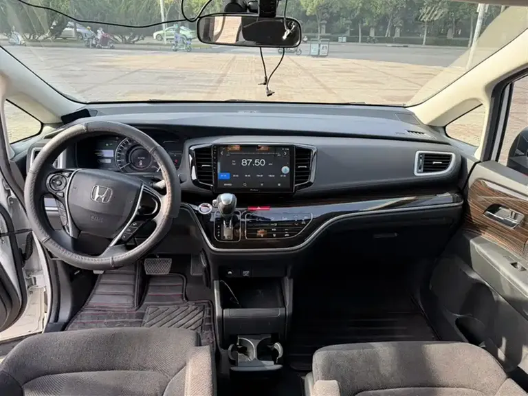 Honda Odyssey 2.0 L Sharp· Comfort Enjoyment